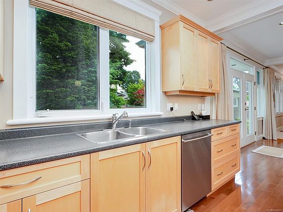 4th image of 2286 Hazelton Pl
