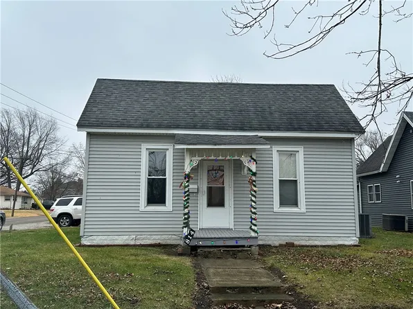 814 Vance St, Paris, IL 61944