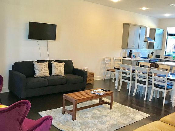 5th image of 1606 N Hackberry Unit 202
