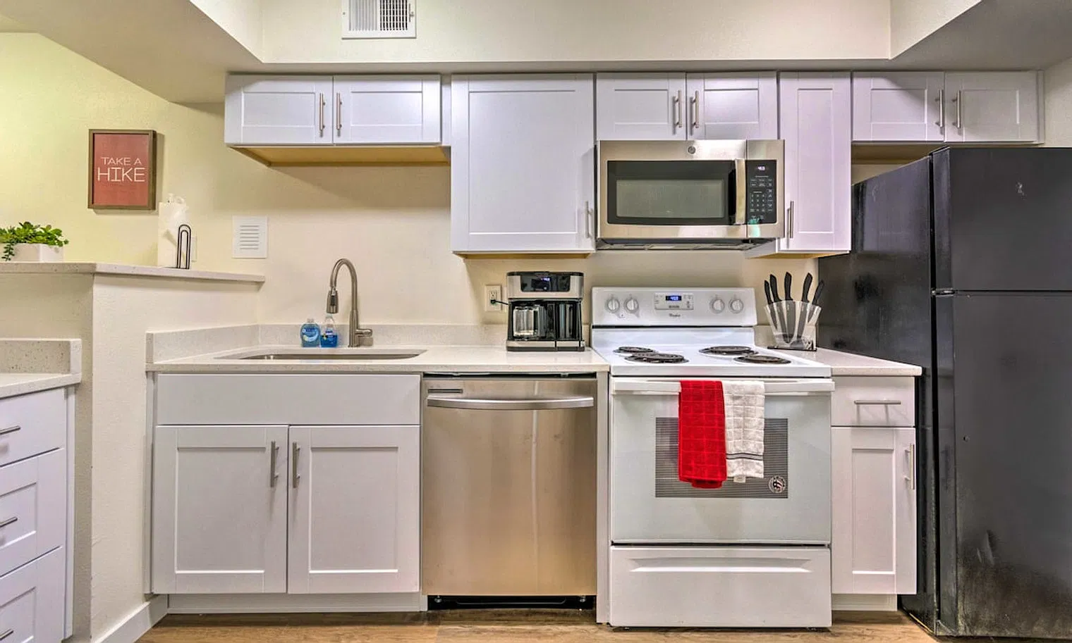 2 bed, 1.0 bath, $3,591 — Photo 4