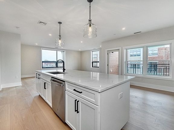 3rd image of 62 Foundry St #305