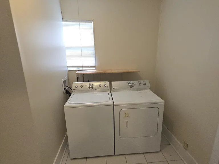408 S Main St — Photo 12