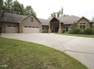 32 Covered Bridge Rd, Carbondale, IL 62902