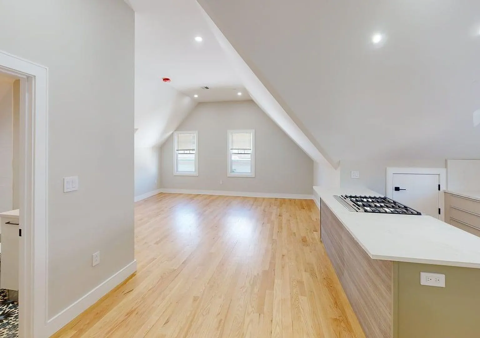 93 Williston Rd — Photo 3