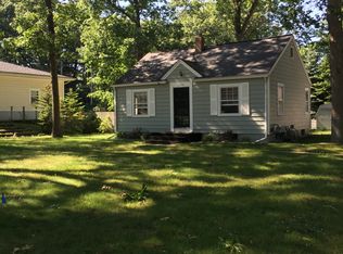 2174 Seminole Rd, Norton Shores, MI 49441