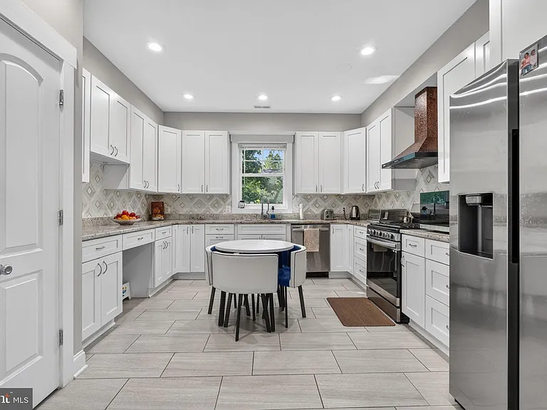 3925 Ashwood Pl — Photo 18