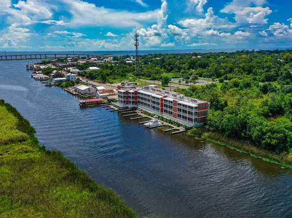 329 Water St #303, Apalachicola, FL 32320