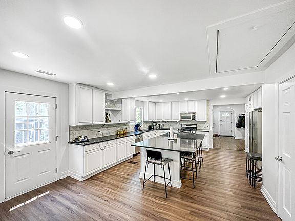 4th image of 23537 N Overhill Dr