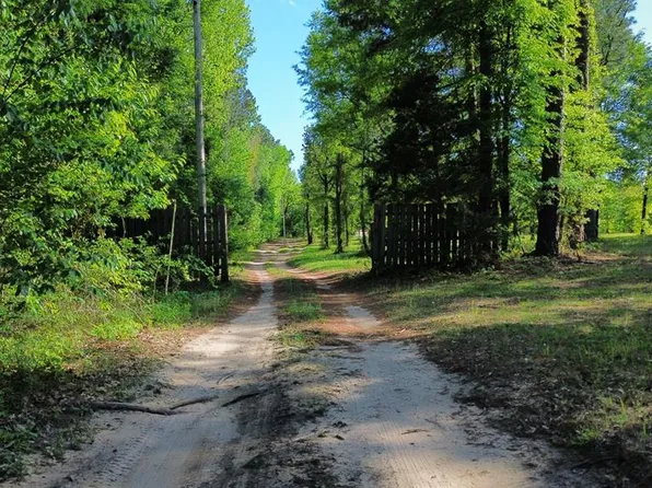310 Shell Dr, Texarkana, AR 71854