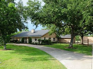 311 Rustic Ln, Friendswood, TX 77546