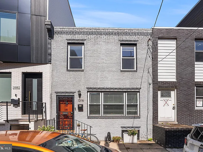 1316 S Dorrance St — Photo 1