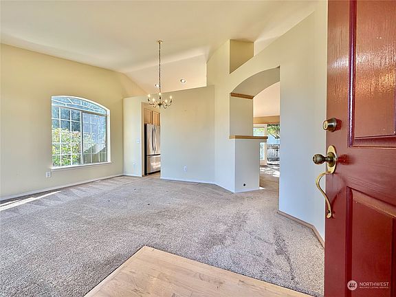 3rd image of 5518 67th Street NE