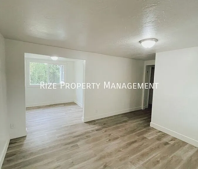 753 E Scott Ave — Photo 6