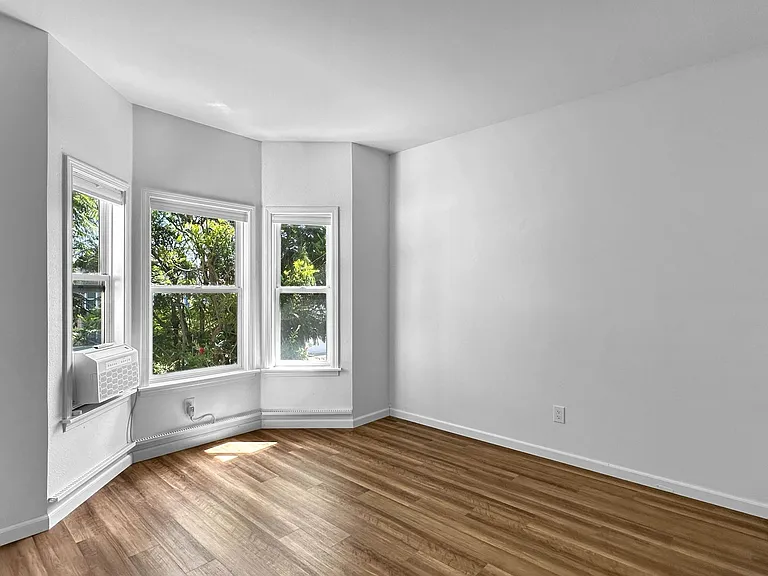 1717 Chase St — Photo 16