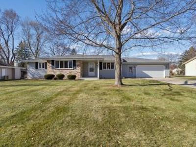 737 Sussex Drive, Janesville, WI, 53546