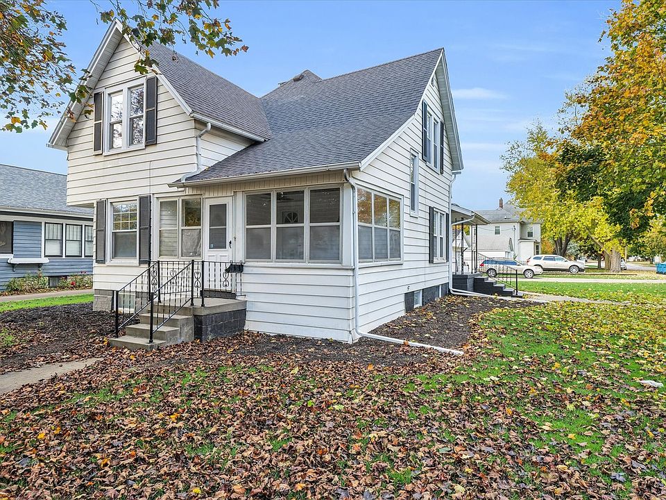 1st image of 303 W Moulton St