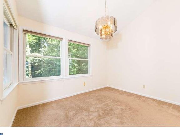 4th image of 5409 Diana Dr