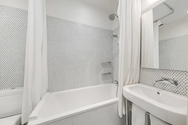 Sold by Douglas Elliman | media 21