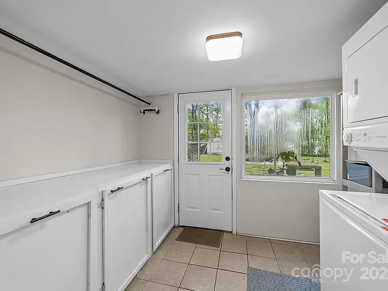 5212 Pine Dr — Photo 4