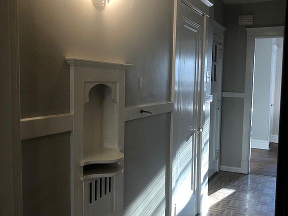 5th image of 3936 Wilmington Ave Floor 1
