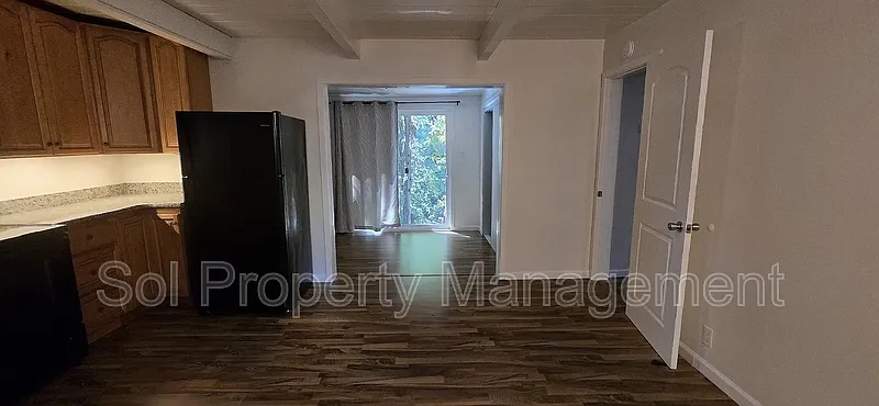 1 bed, 1.0 bath, 650 sqft, $2,000 — Photo 4