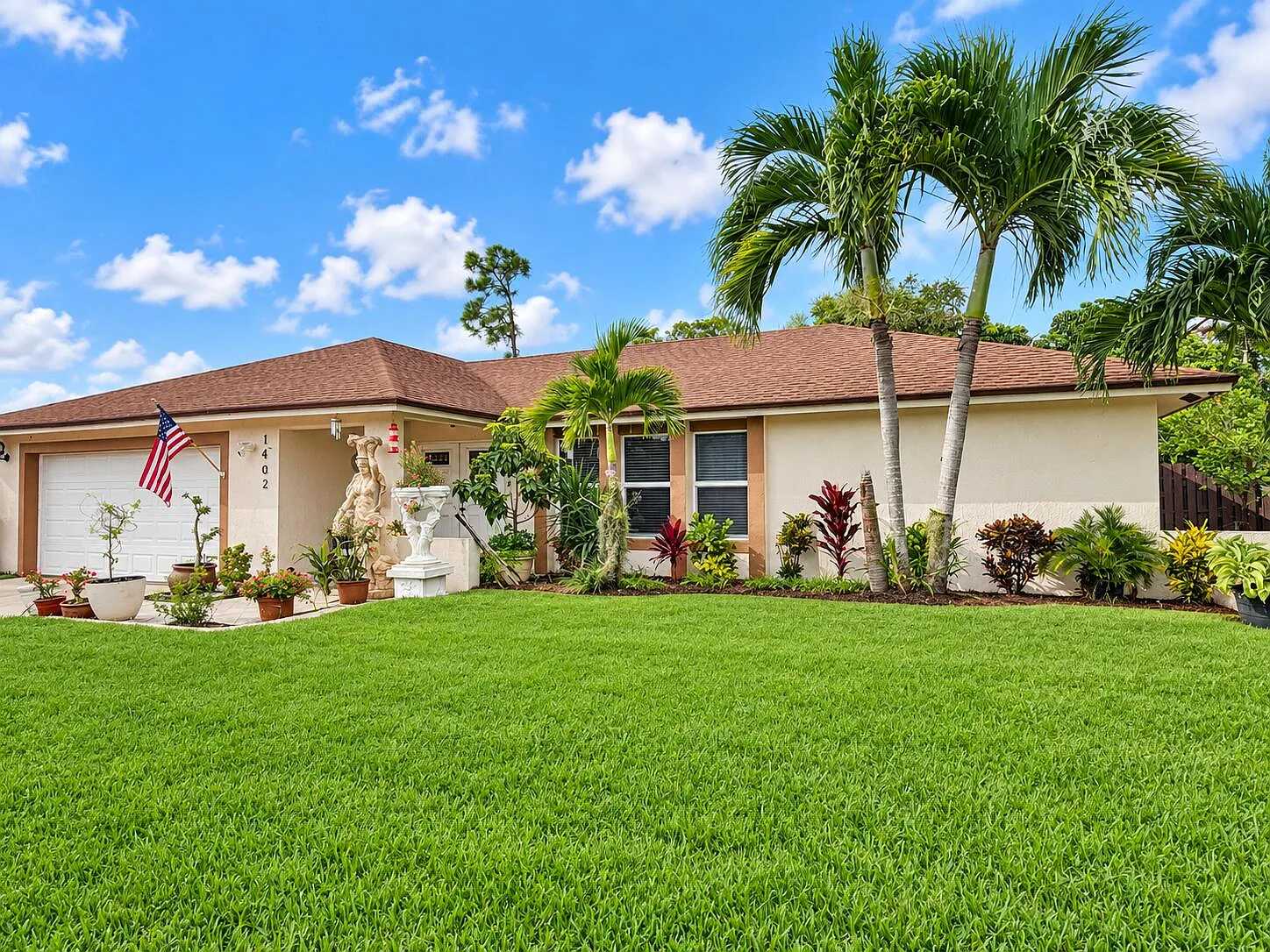 3 bed, 2.0 bath, 2174 sqft, $8,000 — Photo 2