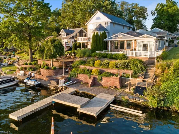 3368 S Main St, Akron, OH 44319