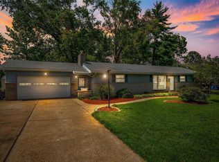 5371 Kerth Rd, Saint Louis, MO 63128