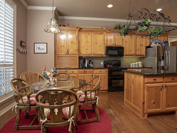 5th image of 2101 Bradbury Ct