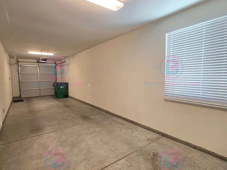 3010 Sterling Ridge Cir — Photo 17