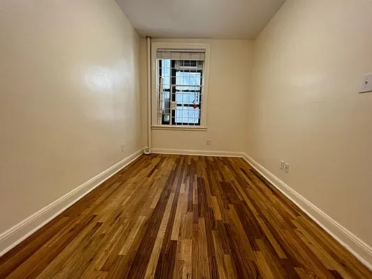 Rented by Contact Realty II Corp | media 16