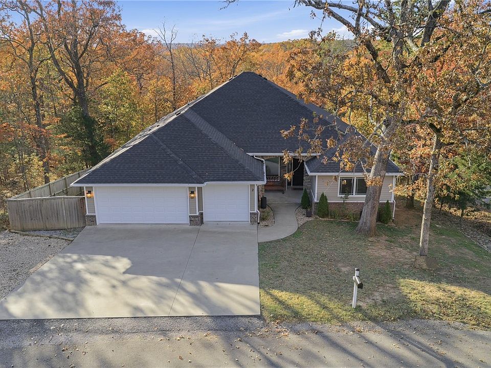 1st image of 2 James Ln