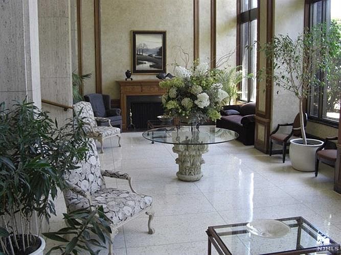 1st image of 2077 Center Ave APT 4H