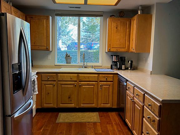 5th image of 1600 Pinebrook Blvd APT C1