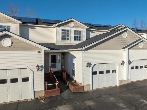 8 Cardinal Circle, St. Albans Town, VT 05478