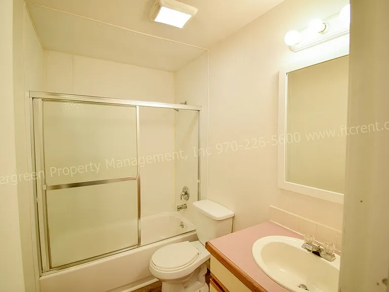 1244 Maple St — Photo 14