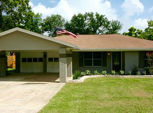 111 Lazy Ln, Baytown, TX 77520