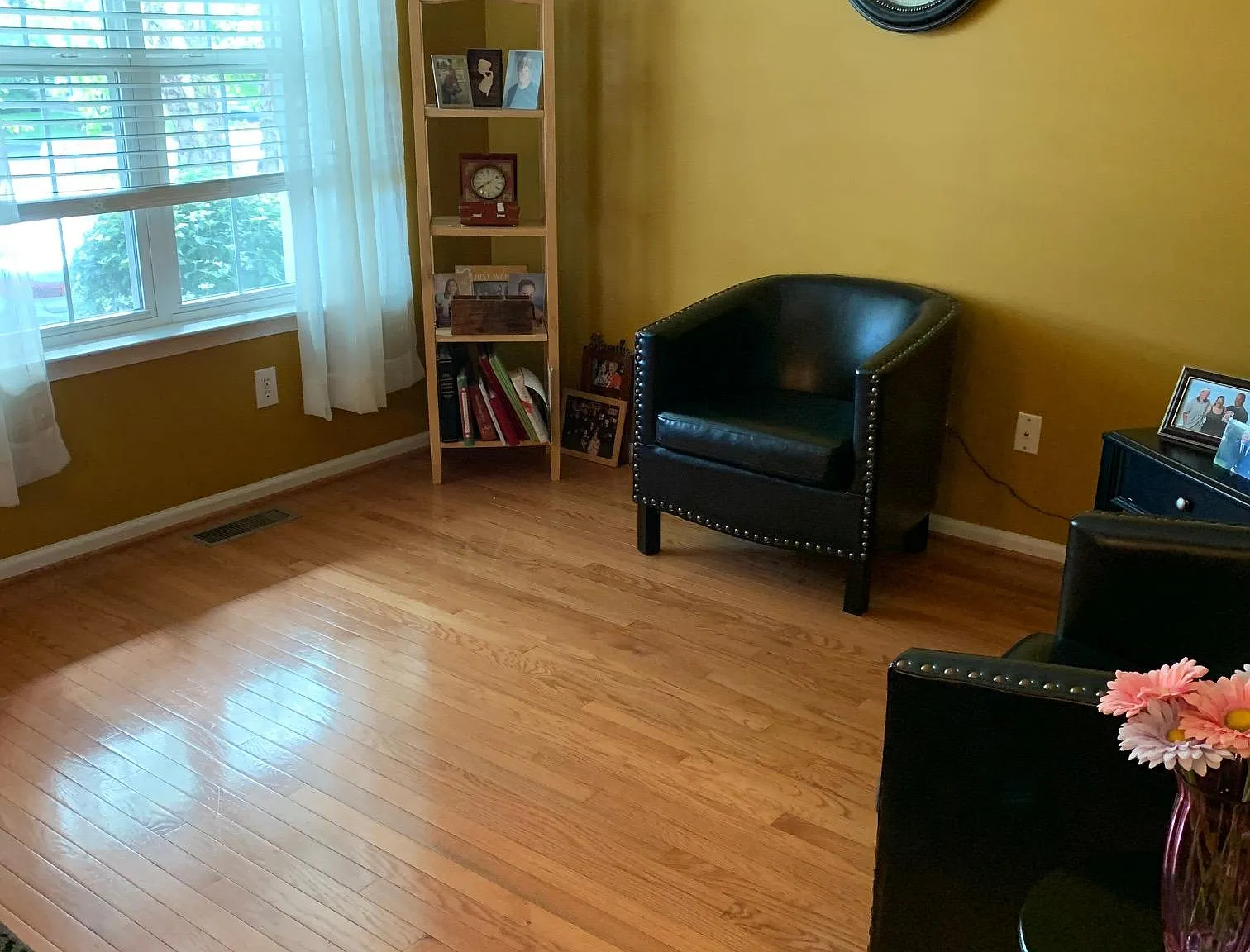1138 Tudor Drive — Photo 4