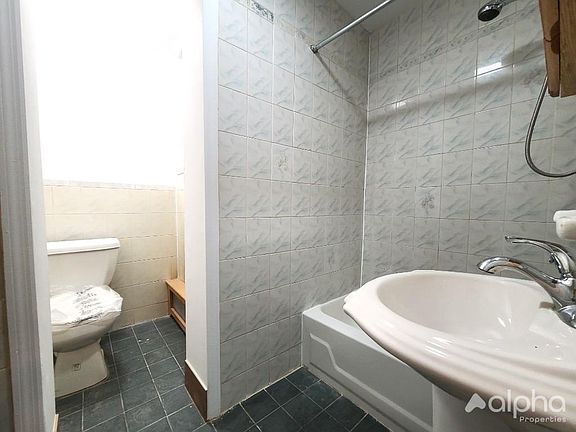 5th image of 110 Ludlow St APT 3