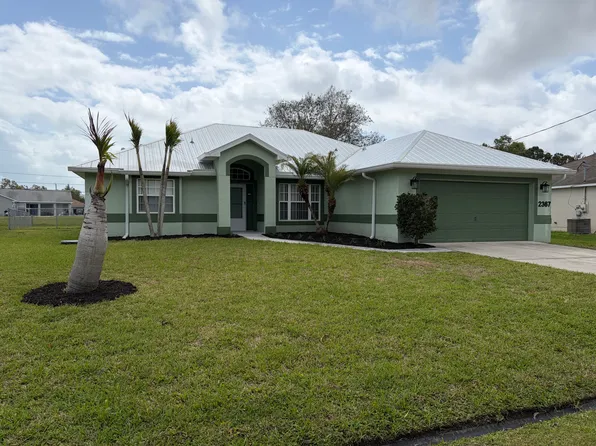 2367 SE Rock Springs Dr, Port Saint Lucie, FL 34952