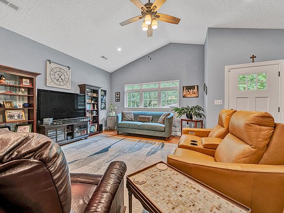 5th image of 6034 Brahma Rd