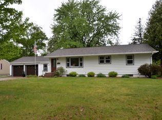 415 N Hubbard Ave, Litchfield, MN 55355