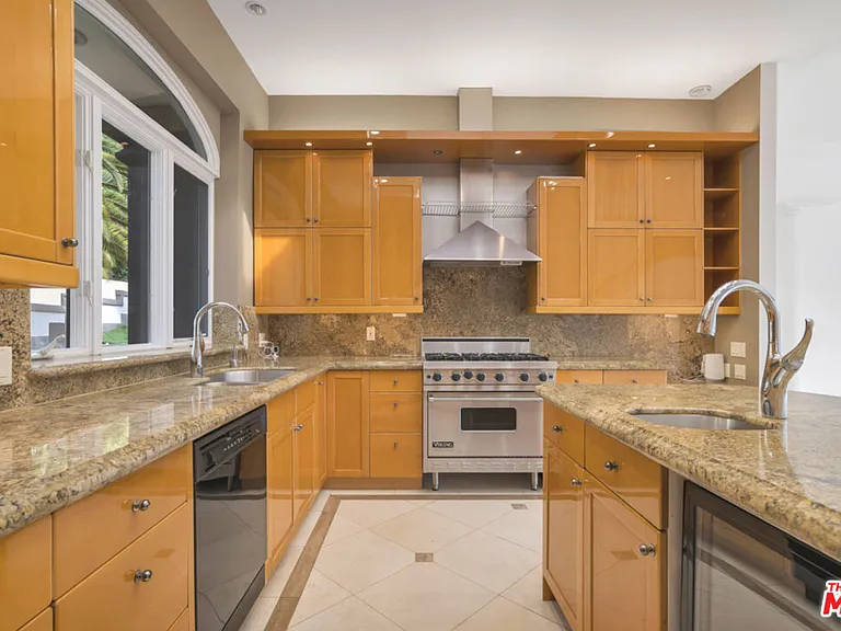 10557 Rocca Pl — Photo 17