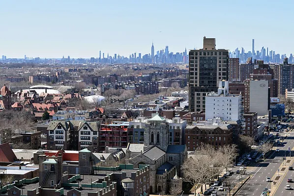 Rented by Takashi Yoneta, LREB | media 18