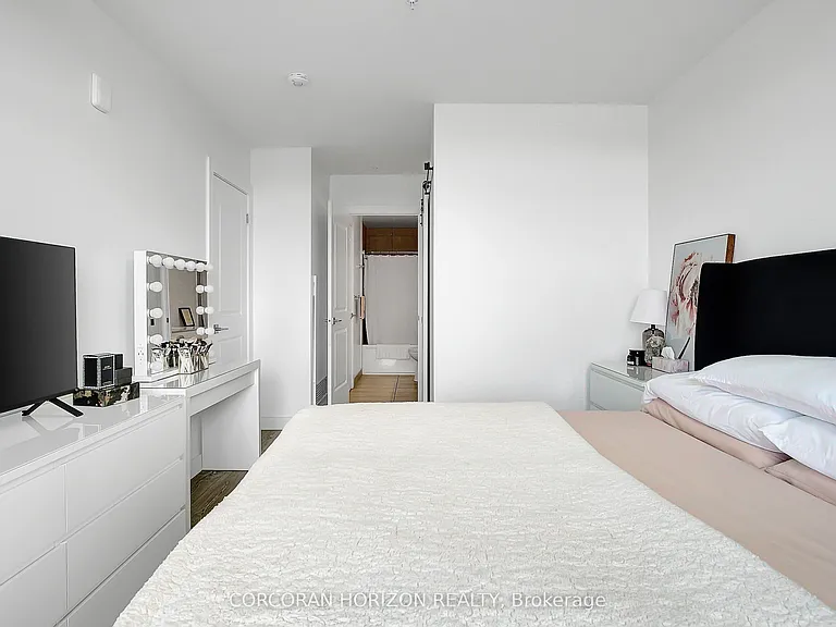 50 Grand Ave S #807 — Photo 21