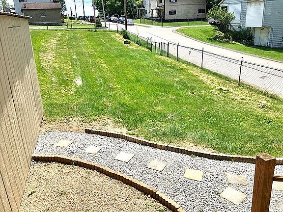 Large Fully Fenced Yard