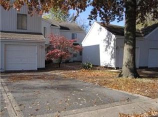 10038 N Locust St, Kansas City, MO 64155