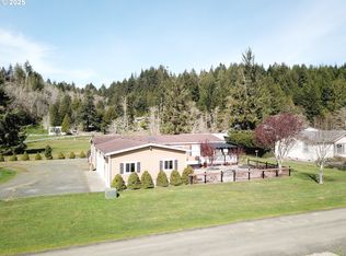 425 Fern Ln, Lakeside, OR 97449