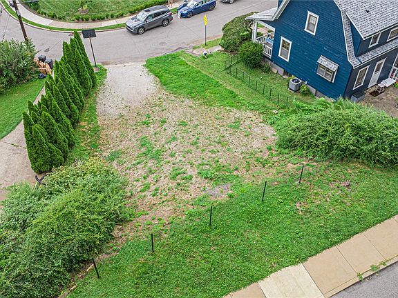 2nd image of 313 Beaver Rd