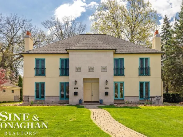 15808-15810 Windmill Pointe Dr, Grosse Pointe, MI 48230